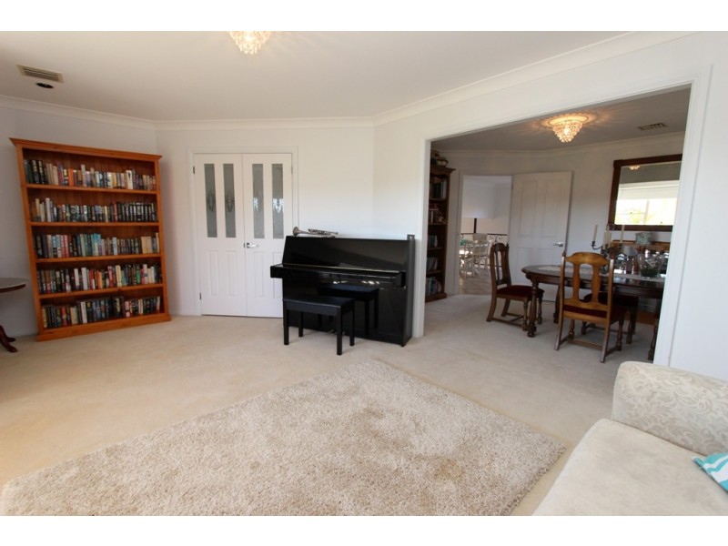 3 Cherrywood Crescent, Llanarth NSW 2795