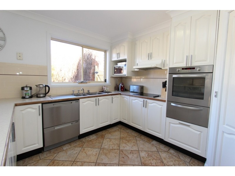 3 Cherrywood Crescent, Llanarth NSW 2795