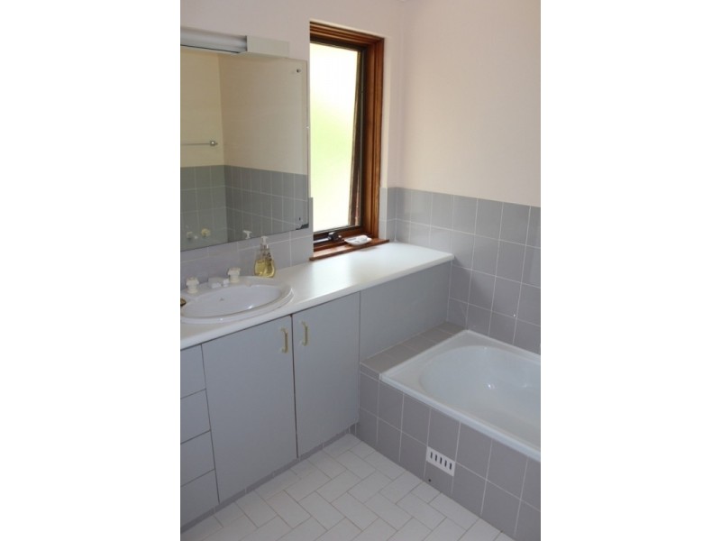 390 Laffing Waters Lane, Bathurst NSW 2795