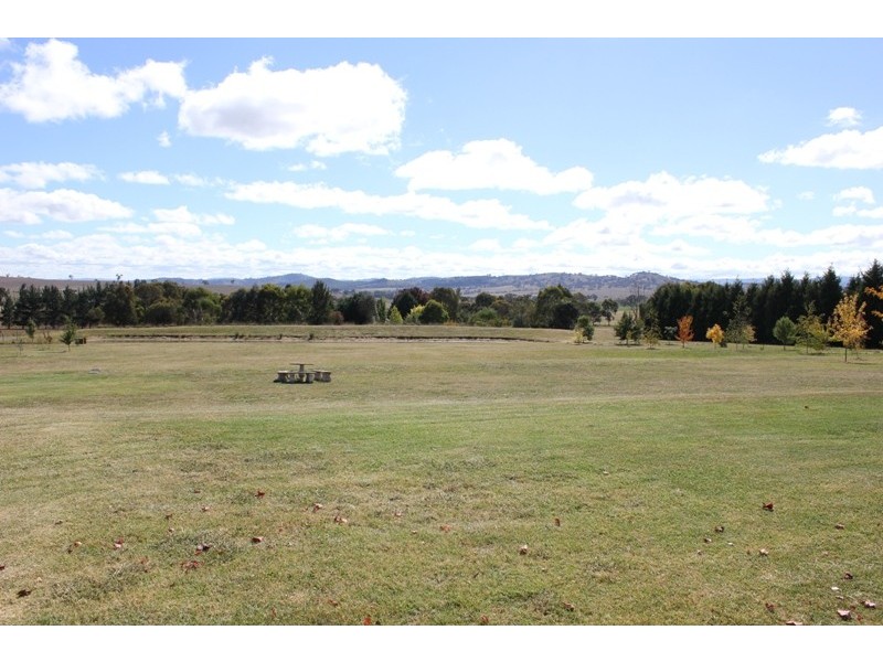 390 Laffing Waters Lane, Bathurst NSW 2795