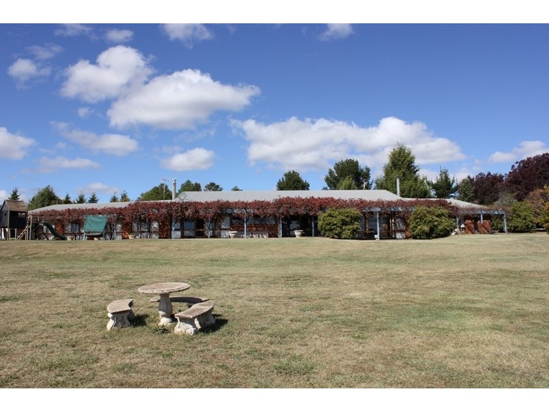 390 Laffing Waters Lane, Bathurst NSW 2795