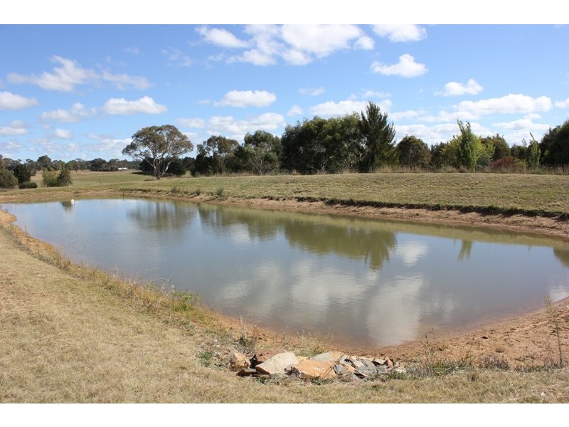 390 Laffing Waters Lane, Bathurst NSW 2795
