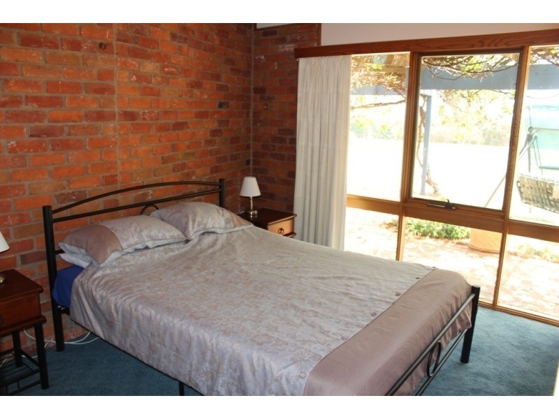 390 Laffing Waters Lane, Bathurst NSW 2795