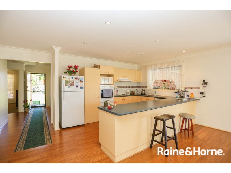 31 Hughes Street, Kelso NSW 2795