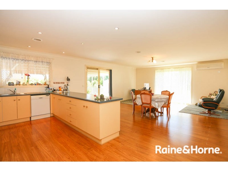 31 Hughes Street, Kelso NSW 2795