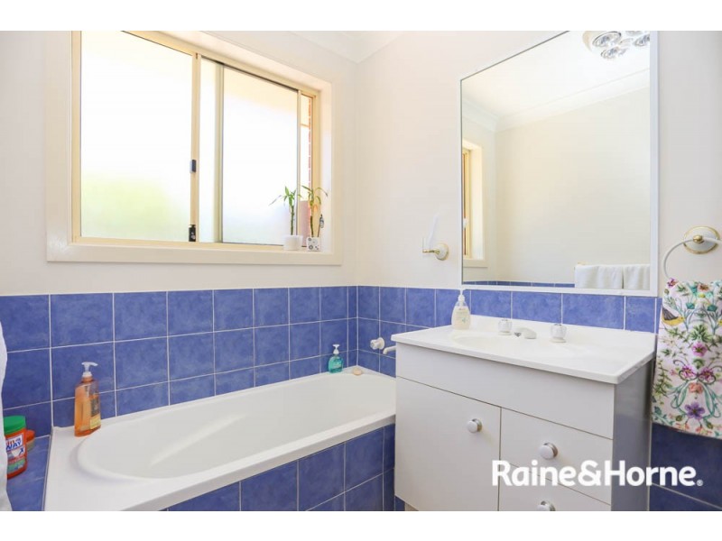 31 Hughes Street, Kelso NSW 2795