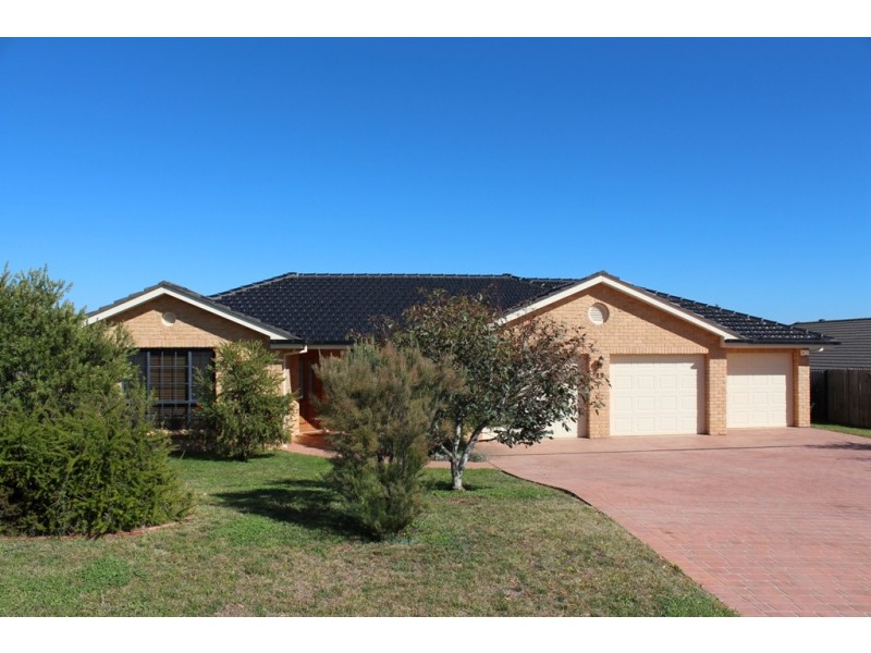 22 Farmgate Drive, Bathurst NSW 2795