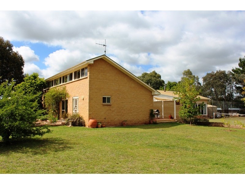 19 Lagoon Street, Bathurst NSW 2795