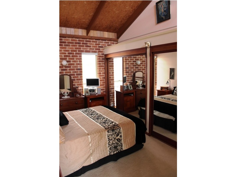 19 Lagoon Street, Bathurst NSW 2795