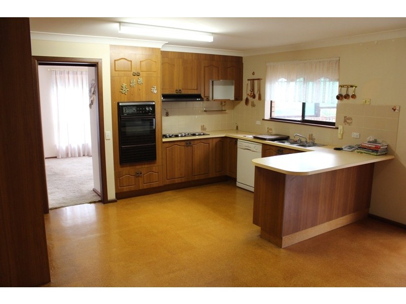 15 Bullock Place, Bathurst NSW 2795