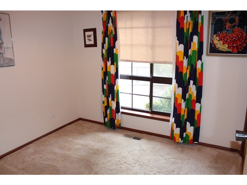 15 Bullock Place, Bathurst NSW 2795