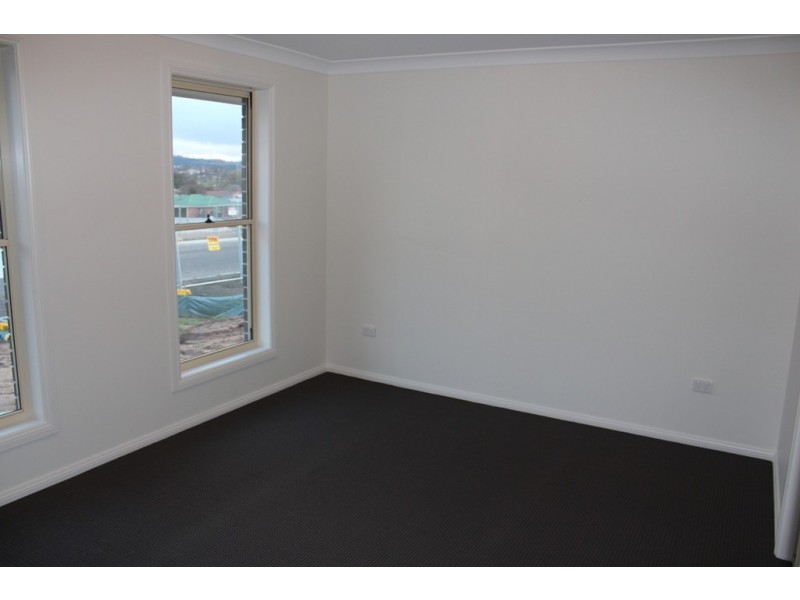 22 Graham Drive, Bathurst NSW 2795