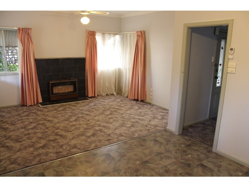 27 Vittoria Street, Bathurst NSW 2795