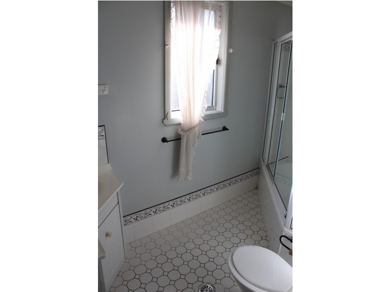 27 Vittoria Street, Bathurst NSW 2795