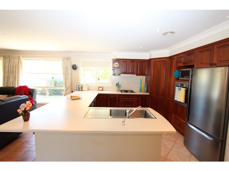 11 Roxburgh Drive, Kelso NSW 2795