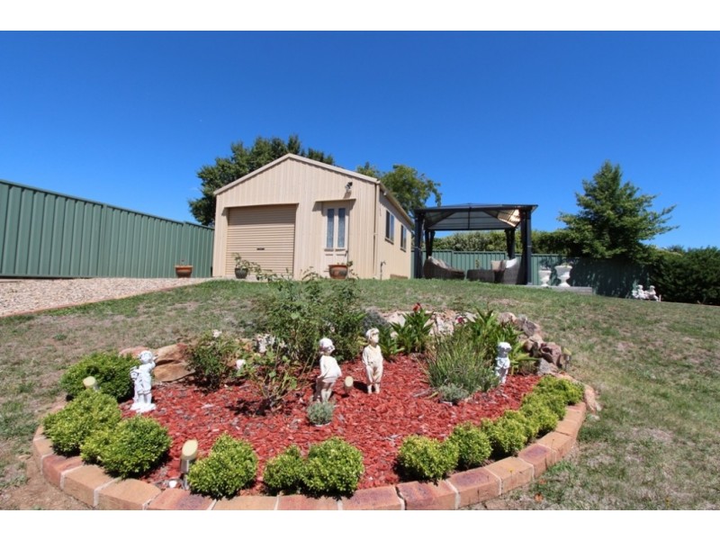 11 Roxburgh Drive, Kelso NSW 2795