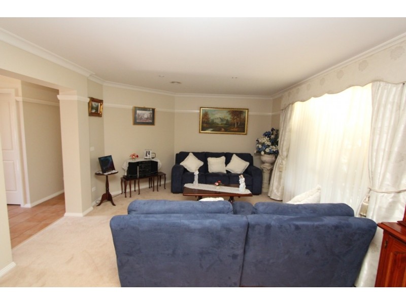 11 Roxburgh Drive, Kelso NSW 2795