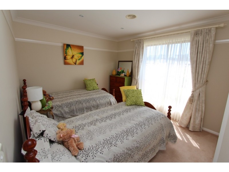 11 Roxburgh Drive, Kelso NSW 2795