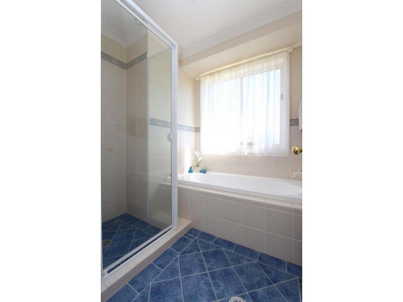 11 Roxburgh Drive, Kelso NSW 2795