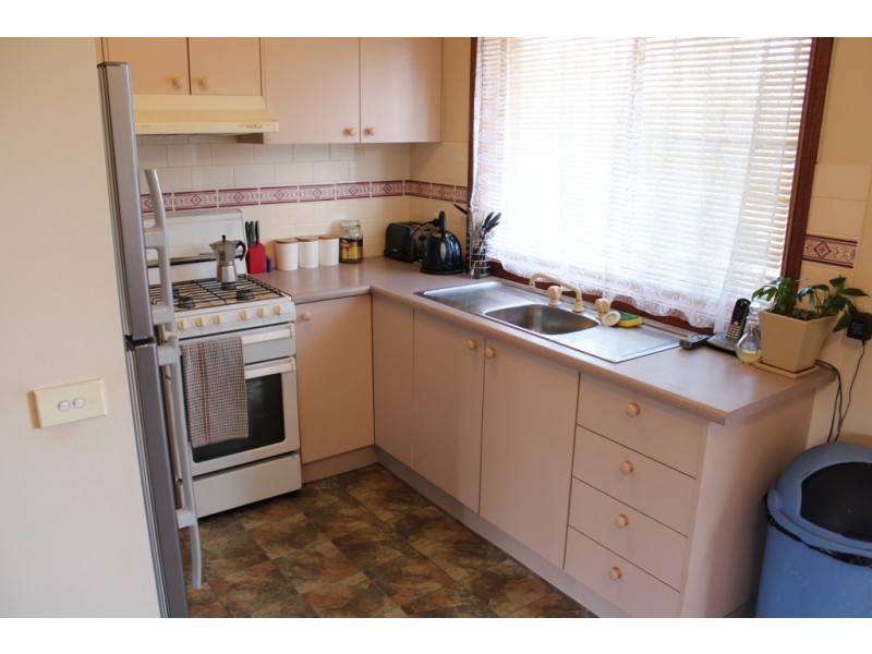 7 Burgess Place, Bathurst NSW 2795