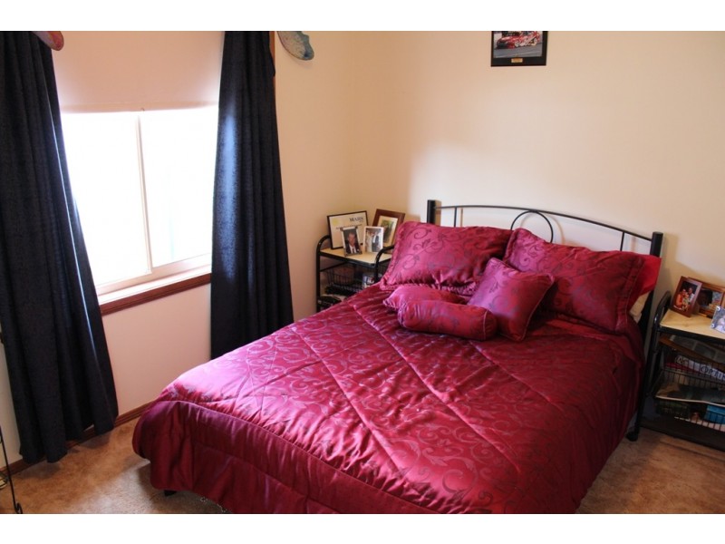 7 Burgess Place, Bathurst NSW 2795