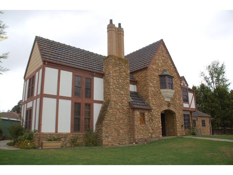 38 Gilmour Street, Bathurst NSW 2795