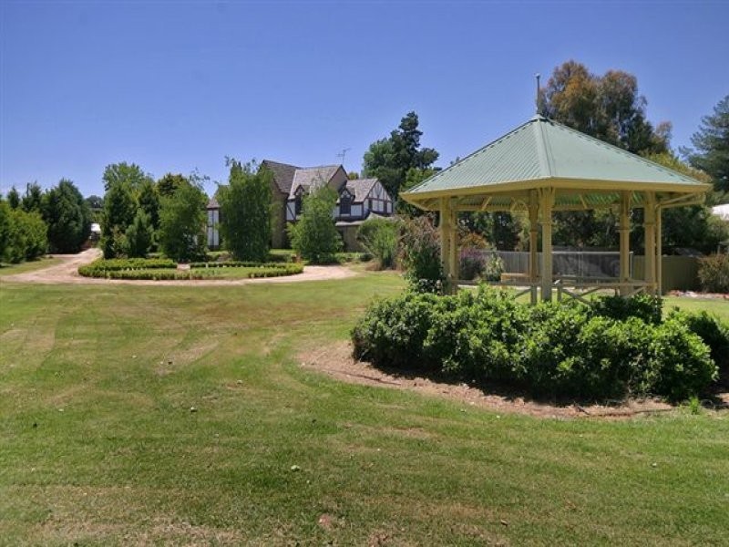 38 Gilmour Street, Bathurst NSW 2795