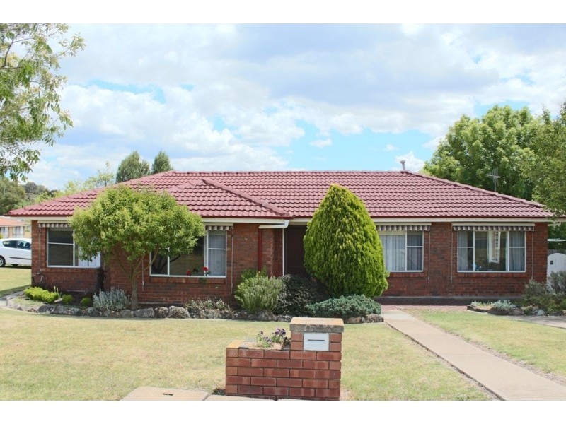 2 Willman Place, Bathurst NSW 2795