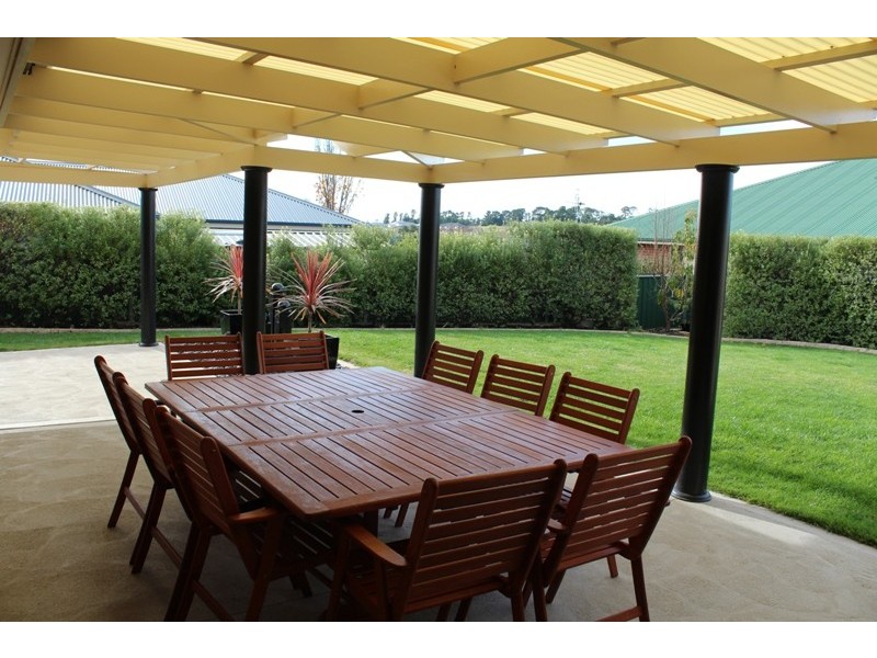 1 Roxburgh Drive, Bathurst NSW 2795