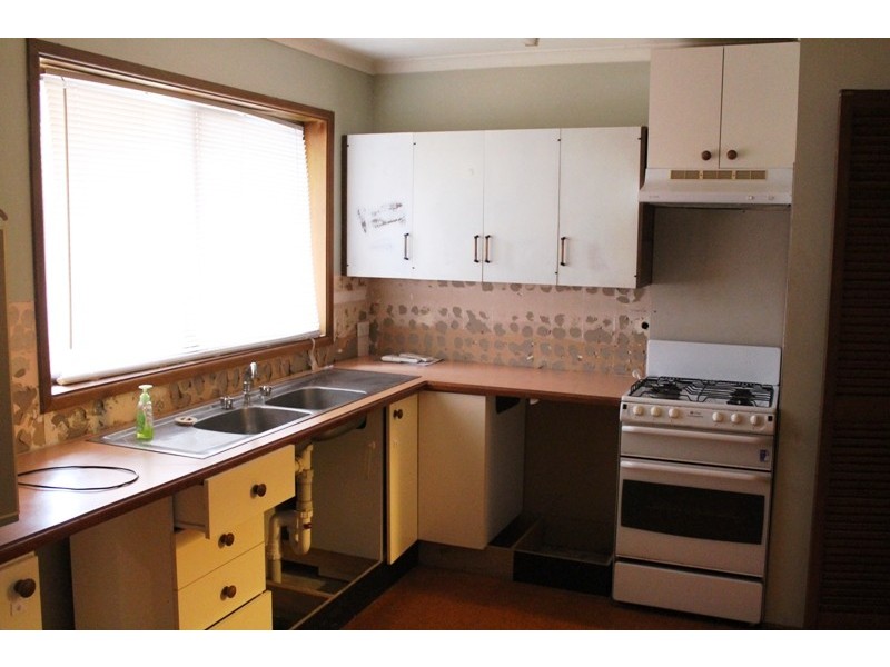 32 Miriyan Drive, Bathurst NSW 2795