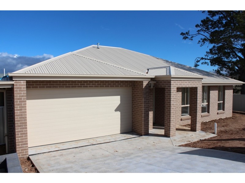 74 Ashworth Drive, Bathurst NSW 2795