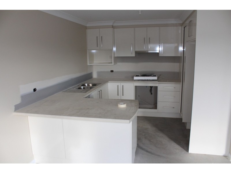 74 Ashworth Drive, Bathurst NSW 2795