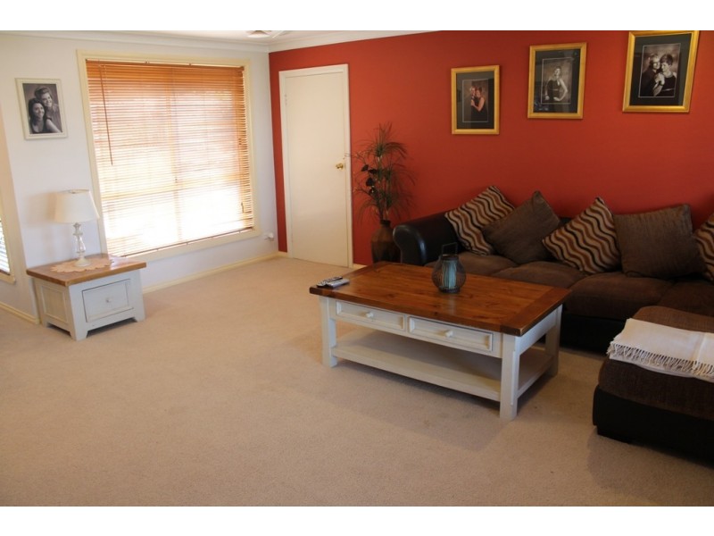 7 Barker Circuit, Bathurst NSW 2795