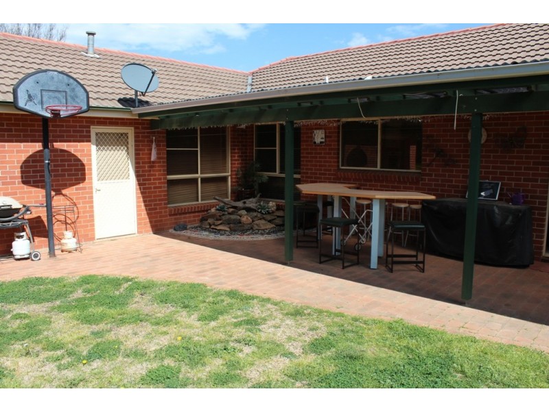 7 Barker Circuit, Bathurst NSW 2795