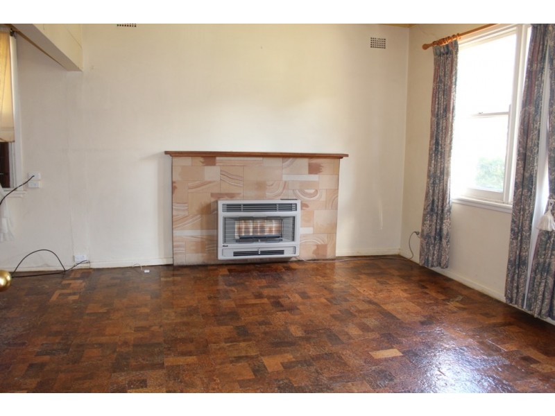 30 Esrom Street, Bathurst NSW 2795