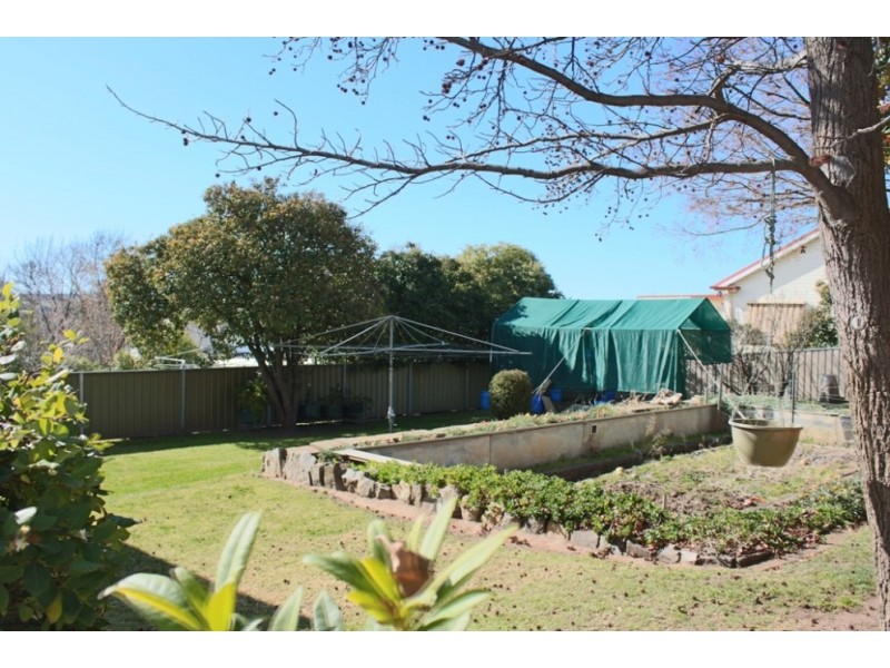 30 Esrom Street, Bathurst NSW 2795