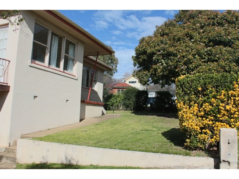 30 Esrom Street, Bathurst NSW 2795