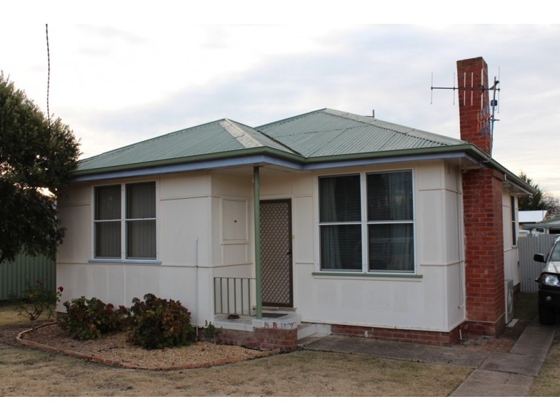 2 Fish Parade, Bathurst NSW 2795