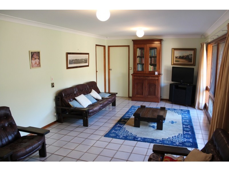 22 Tareena Avenue, Bathurst NSW 2795