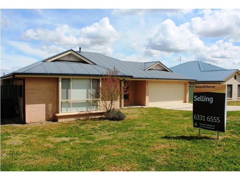 13 Federation Drive, Kelso NSW 2795