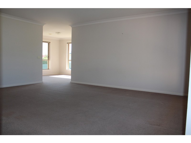13 Federation Drive, Kelso NSW 2795