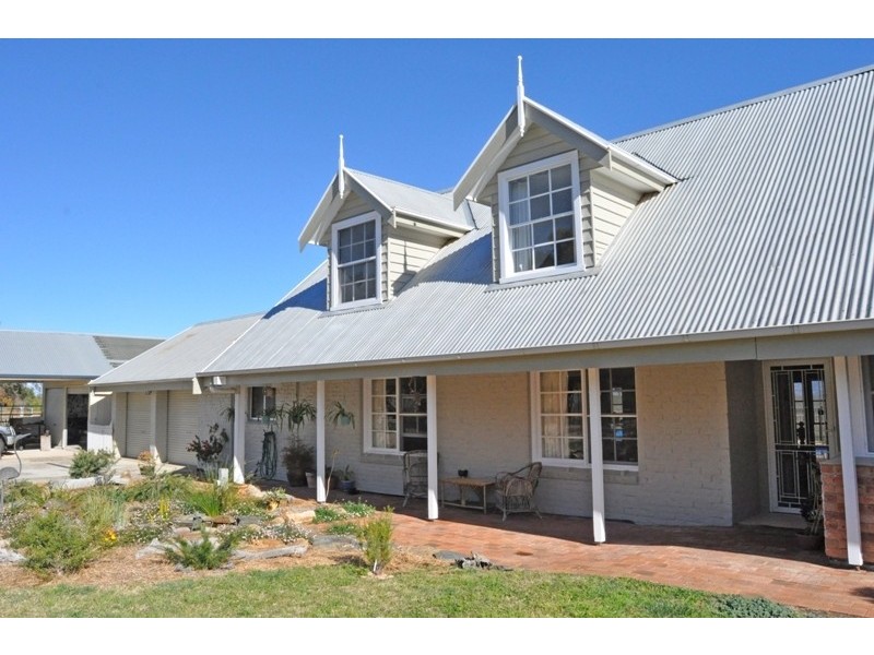55 Fleming Drive, Bathurst NSW 2795