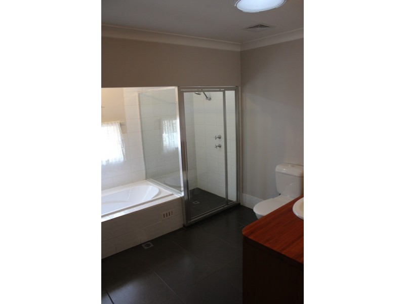 30 Eugenie Street, Bathurst NSW 2795