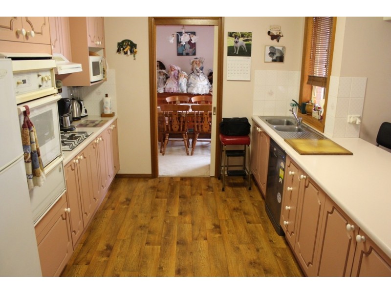 3 Freestone Way, Bathurst NSW 2795