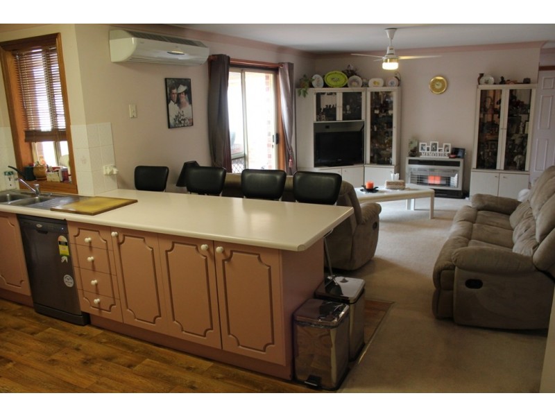 3 Freestone Way, Bathurst NSW 2795