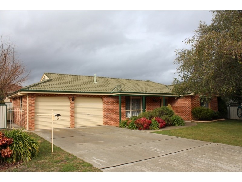 3 Freestone Way, Bathurst NSW 2795