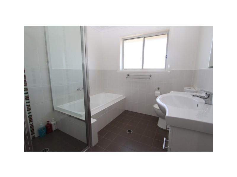 4 Vincent Crescent, Bathurst NSW 2795