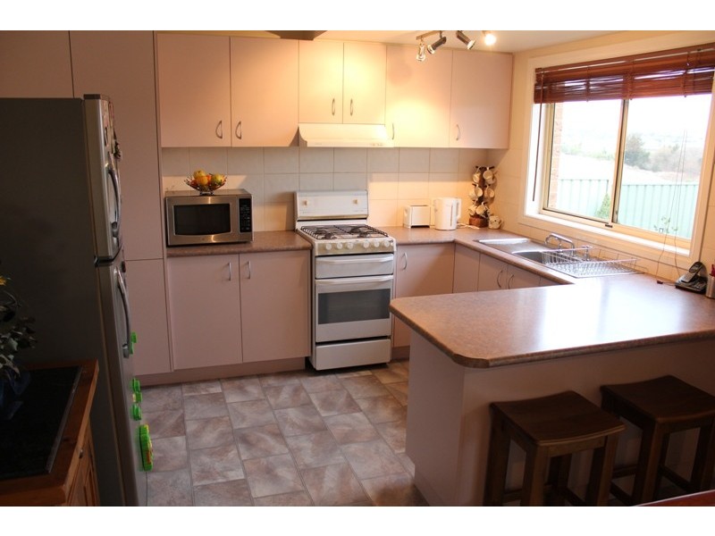 26a Dees Close, Bathurst NSW 2795