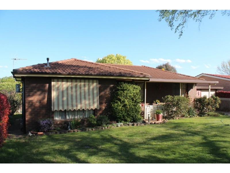 7 Elm Place, Bathurst NSW 2795