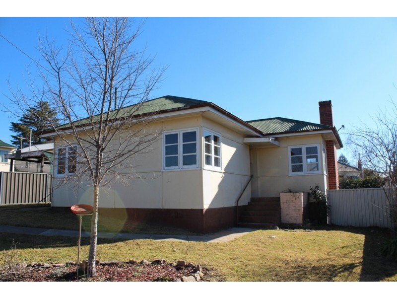 1 Moodie Place, Bathurst NSW 2795